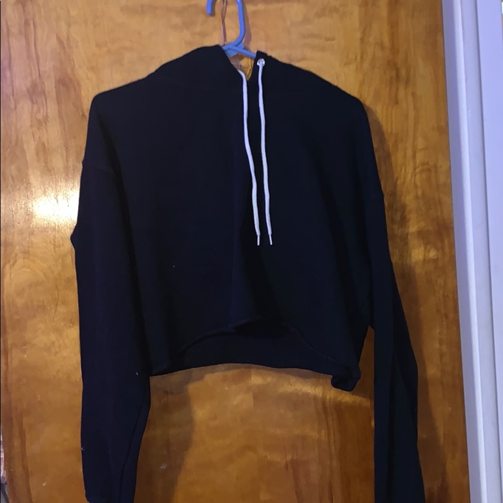 Black cropped sweatshirt